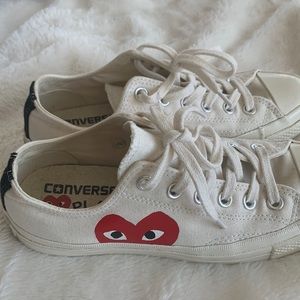 Come des converse sneakers size 8